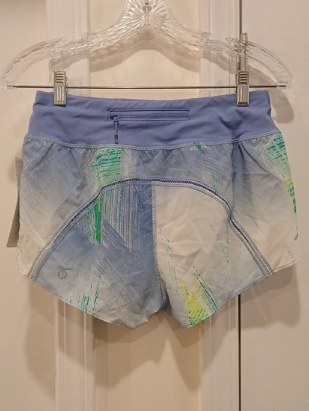 New Lululemon Split Second Short II Size 4 - Picture 4 of 6